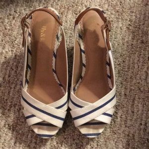 Navy & cream stripe wedges.
